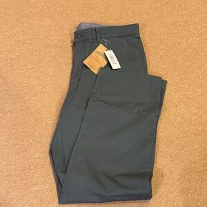 L.L. Bean Men's Rangeley Blue LAKEWASHED plain front Chinos NWT 34X32